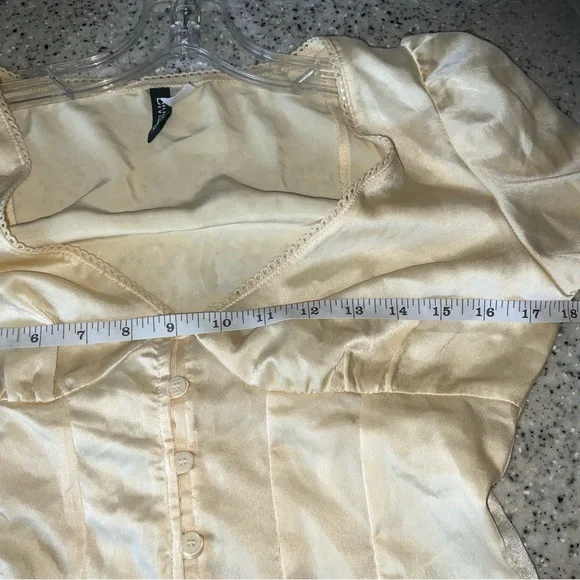 Divided Elegant Blouse Small Cream Fitted with Puff long Sleeves Vee neckline - Picture 9 of 9